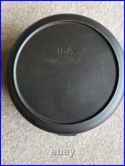 Vintage Unmarked Vollrath #8 Cast iron Dutch Oven withLid Fully Restored