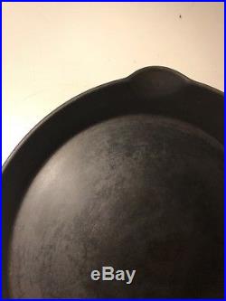 Vintage WAGNER Arch One Line Logo # 12 Cast Iron Skillet withHeat Ring Read