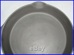 Vintage WAGNER Sidney 11 Cast Iron Skillet Heat Ring Clean Very Nice