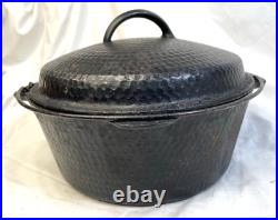 Vintage Wagner Ware 1268B Cast Iron #8 Dutch Oven with Hammered Lid Roaster