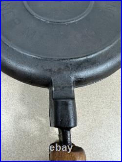 Vintage Wagner Ware Sidney No 8 Cast Iron Waffle Maker With High Base 1910 READ