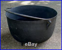 Vintage XL Black Cast Iron Kettle Cauldron Hearth Firepit Pot 23 Diam