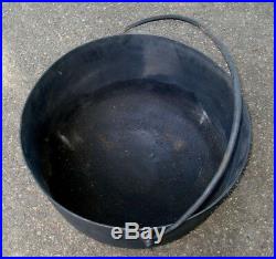 Vintage XL Black Cast Iron Kettle Cauldron Hearth Firepit Pot 23 Diam