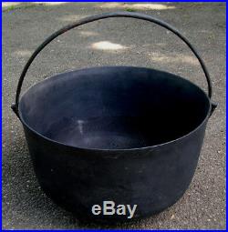 Vintage XL Black Cast Iron Kettle Cauldron Hearth Firepit Pot 23 Diam
