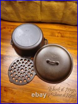 Vollrath #8 Vintage Restored Cast Iron Dutch Oven 3-Piece (Base, Trivet, Lid)