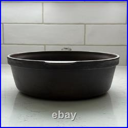 Vtg 1930s Lodge Scalloped Crescent Moon Cast Iron Skillet Chicken Fryer, Flat