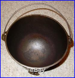 WAGNER Cast Iron No. #6 3 leg Bean Pot Kettle Cowboy Kettle CIRCA 1895-1920