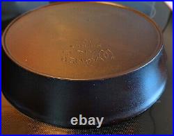 Wagner #8 Extremely Rare Cast Iron Skillet Sits Flat. + Free Gift