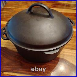 Wagner (Unmarked) Cast Iron Dutch Oven #8, MM / & Lid