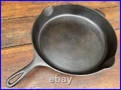 Wagner Ware Cast Iron #12 Stylized Logo Skillet