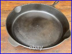 Wagner Ware Cast Iron #12 Stylized Logo Skillet