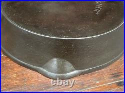 Wagner Ware Cast Iron #7 Arc Logo Skillet