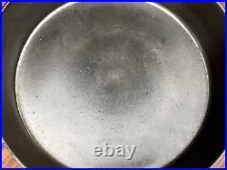 Wagner Ware Cast Iron #7 Arc Logo Skillet