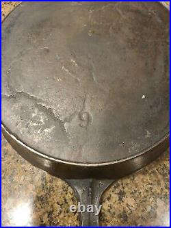 Wapak Cast Iron Skillet #9, Early Arc Logo with Heat Ring