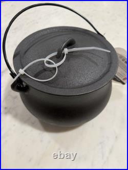 Witchy! Smith & Clark Ironworks Cast Iron Pre-Seasoned 4 Qt Pot with Lid Black