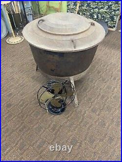 X-Large Cast Iron Butcher Rendering Cauldron Pot With Lid